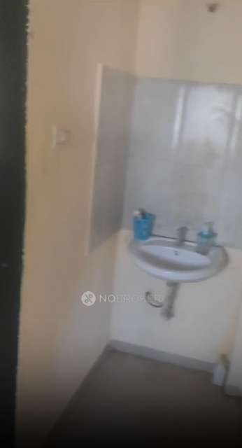 Single Room for Female In 2 BHK  In Imperial Heights In Pimpri-chinchwad