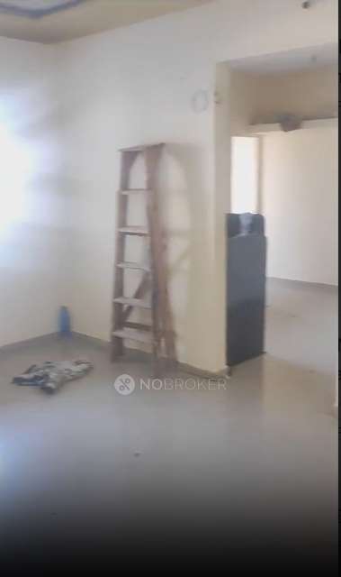 Single Room for Female In 2 BHK  In Imperial Heights In Pimpri-chinchwad