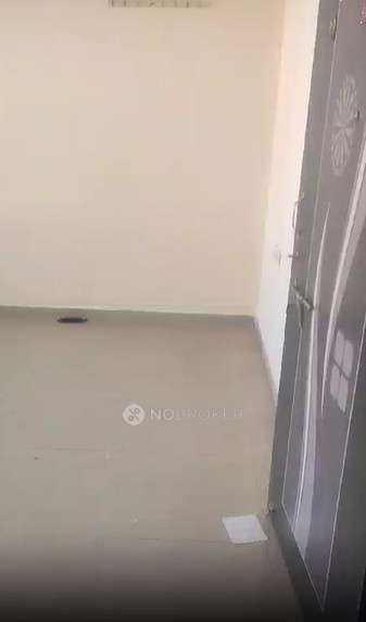 Single Room for Female In 2 BHK  In Imperial Heights In Pimpri-chinchwad