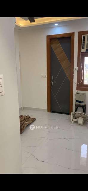 2 BHK Flat In Ganpati Apartment For Sale  In Mohan Garden