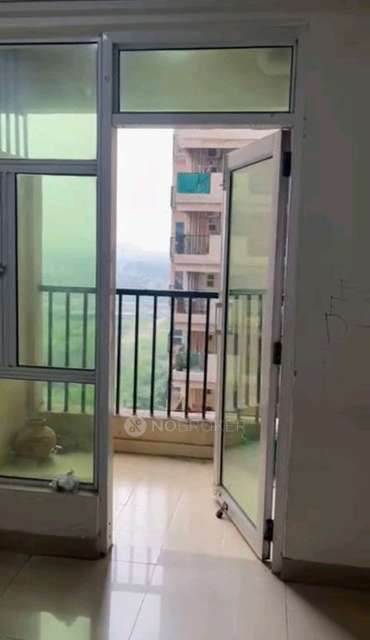 2 BHK Flat In Gaur City 2 For Sale  In Sector 16c,