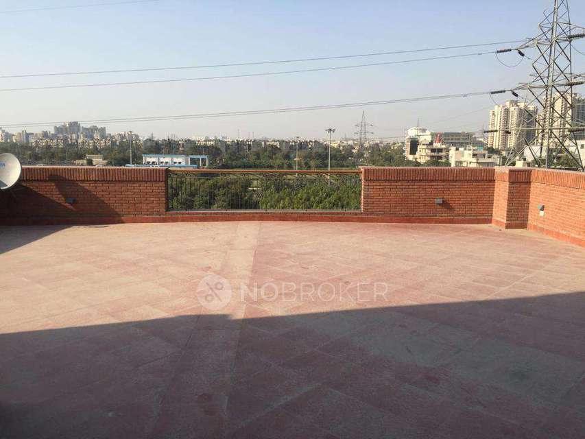 4+ BHK House For Sale  In Sector 72