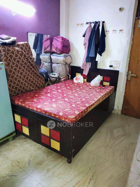 Single Room for Male In 3 BHK  In Chattarpur 