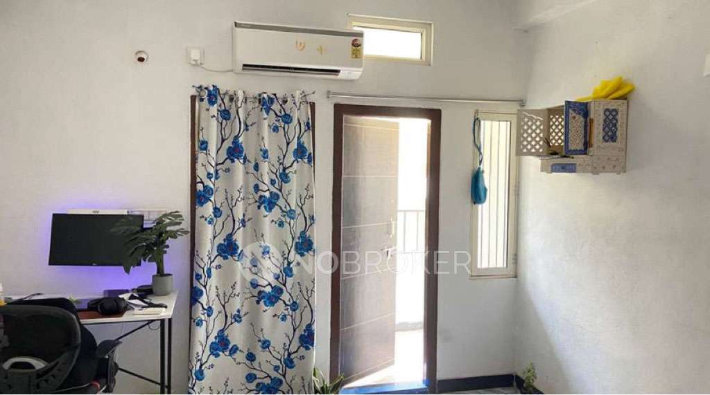 Shared Room for Female In 1 BHK  In Yosufguda