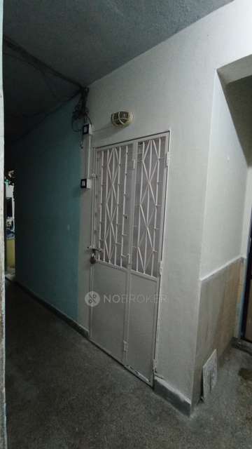 1 RK Flat For Sale  In Vile Parle