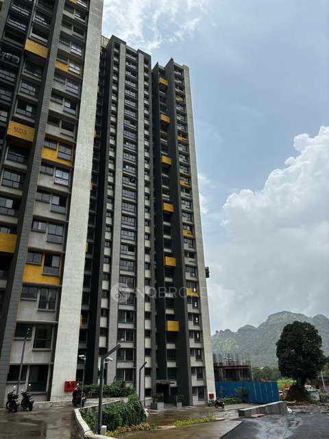 1 RK Flat In Wadhwa Wise City For Sale  In Bhangarwadi