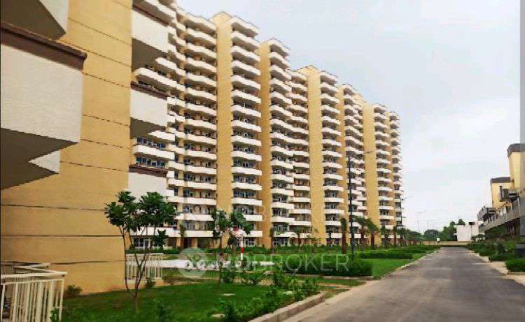 2 BHK Flat In Pyramid Square 67a For Sale  In Pyramid Square 67a 