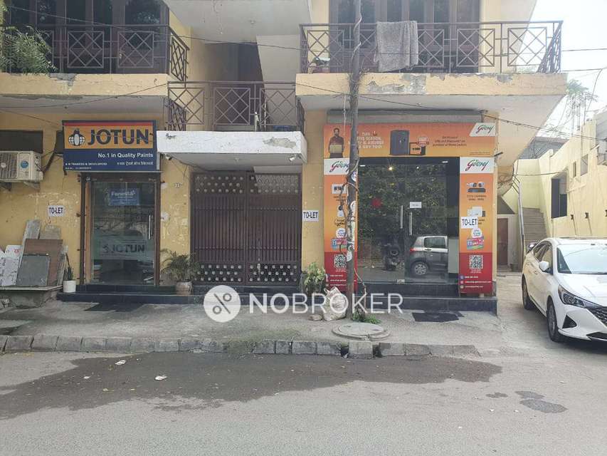 Shop in Lado Sarai, Delhi for Rent 