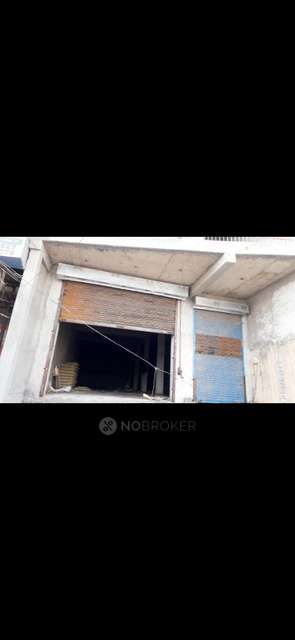 Showroom in Deri Skaner, Greater Noida for Rent 