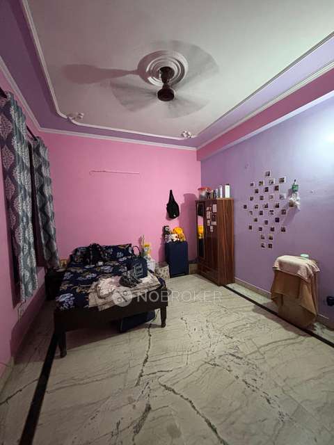 Single Room for Female In 3 BHK  In Sector 128