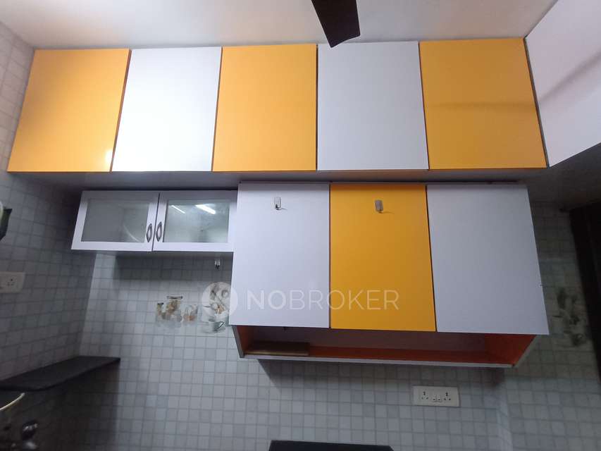 2 BHK Flat In Highland Ocean, Kandivali West for Rent  In Malad West