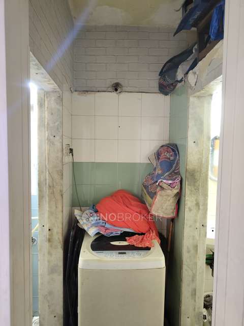 1 BHK Flat In Divya Smruthi For Sale  In Malad West