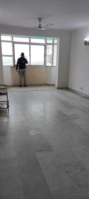 4 BHK Flat In Parsvnath Estate For Sale  In Sector Omega 1