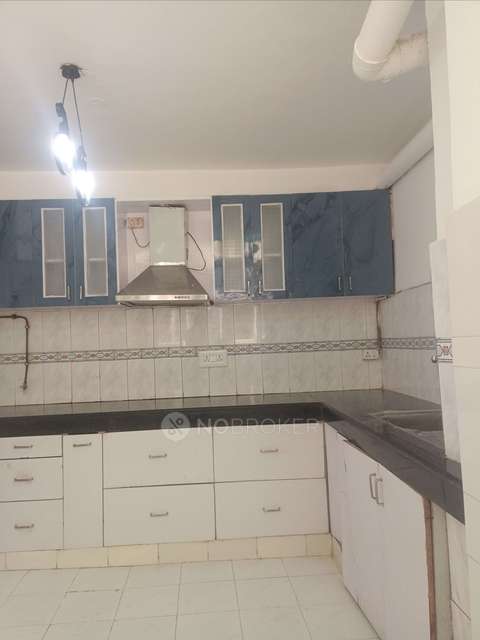 4 BHK Flat In Parsvnath Estate For Sale  In Sector Omega 1