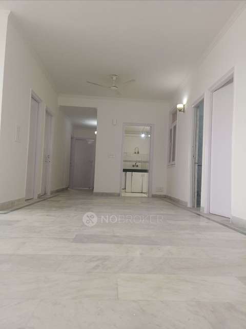 4 BHK Flat In Parsvnath Estate For Sale  In Sector Omega 1