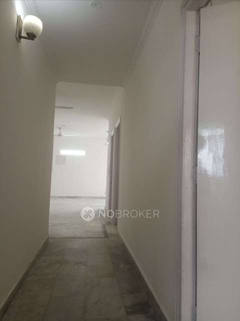 4 BHK Flat In Parsvnath Estate For Sale  In Sector Omega 1