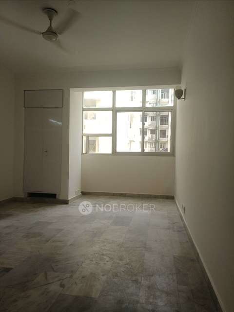 4 BHK Flat In Parsvnath Estate For Sale  In Sector Omega 1