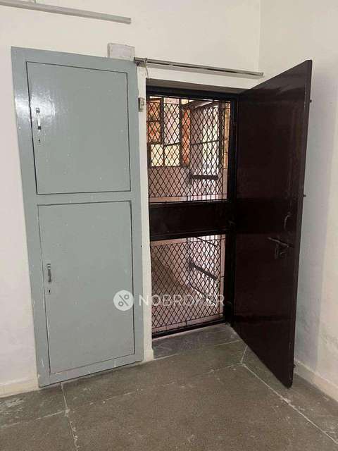 2 BHK Flat For Sale  In Janakpuri