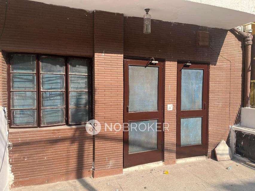 2 BHK Flat For Sale  In Janakpuri