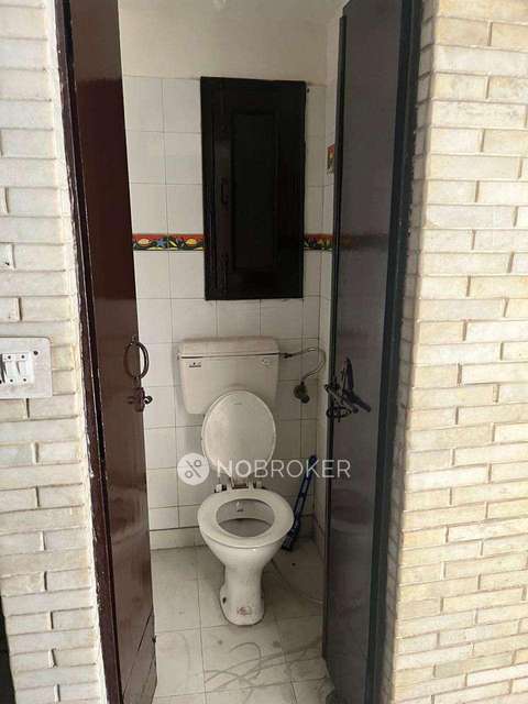 2 BHK Flat For Sale  In Janakpuri