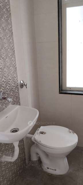 2 BHK Flat In Swastik Twin Tower for Rent  In Charholi Budruk