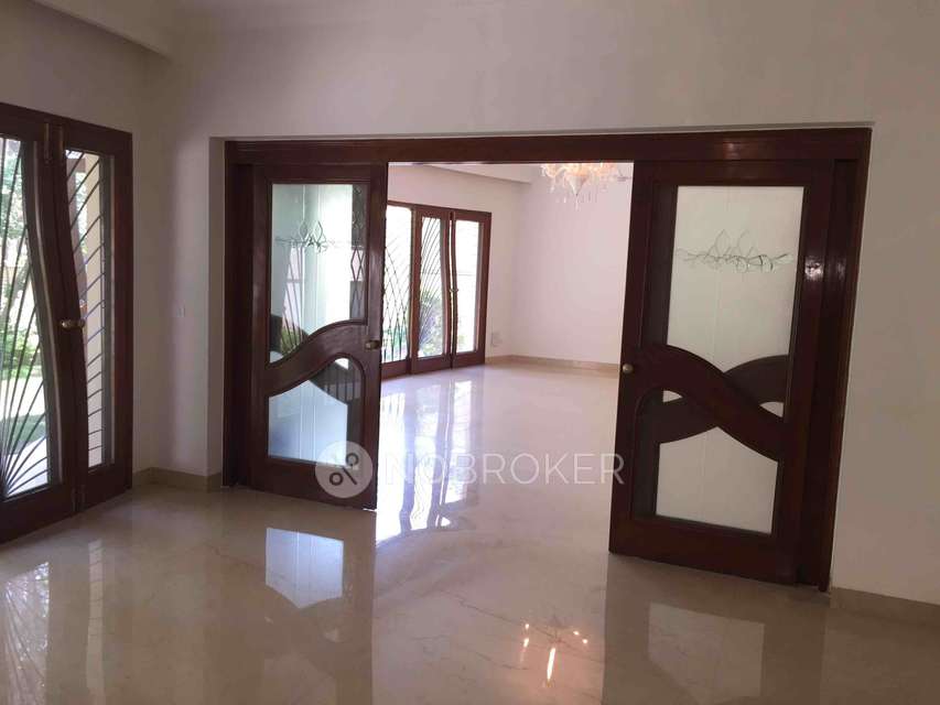 4+ BHK House for Rent  In Dlf Phase 1