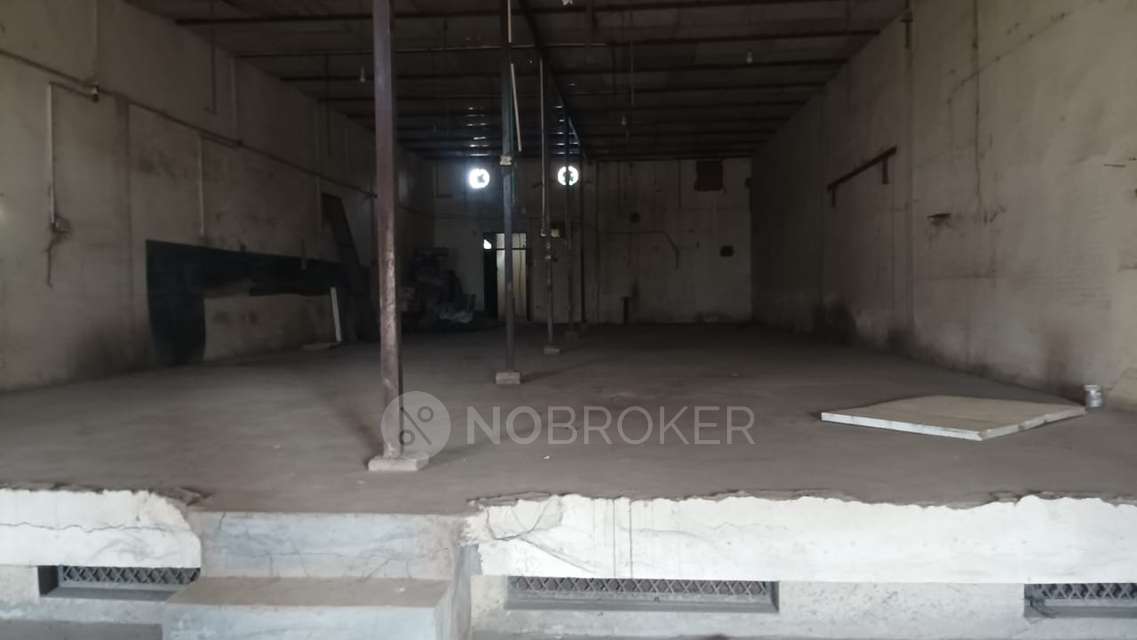 Godown/Warehouse in Vikas Nagar Extn, Delhi for Rent 