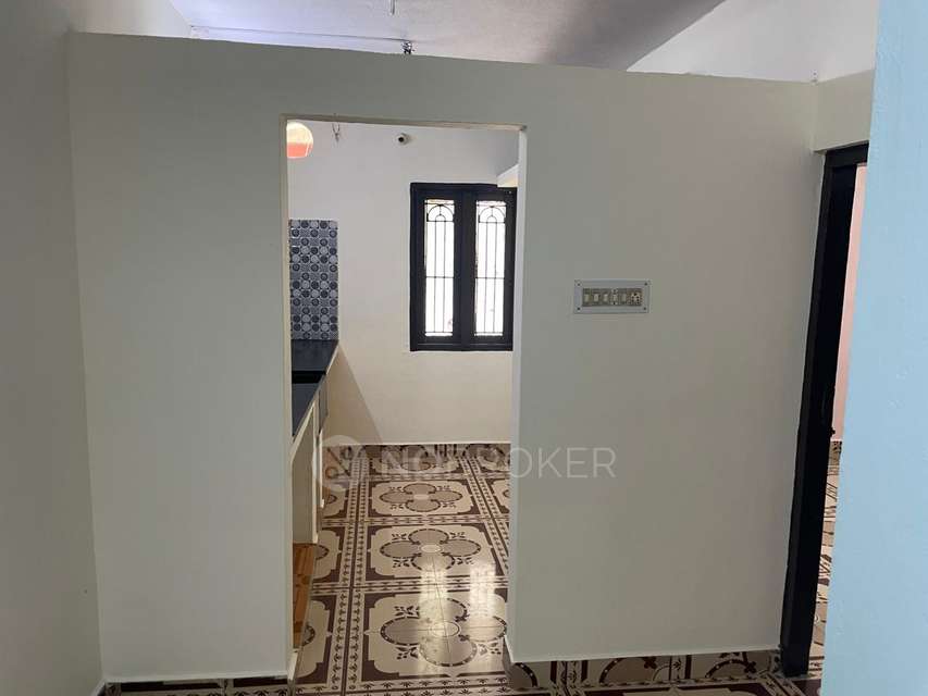 2 BHK Flat In Welcome Colony For Sale  In Anna Nagar West Extension