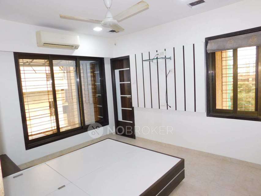2 BHK Flat For Sale  In Vile Parle East
