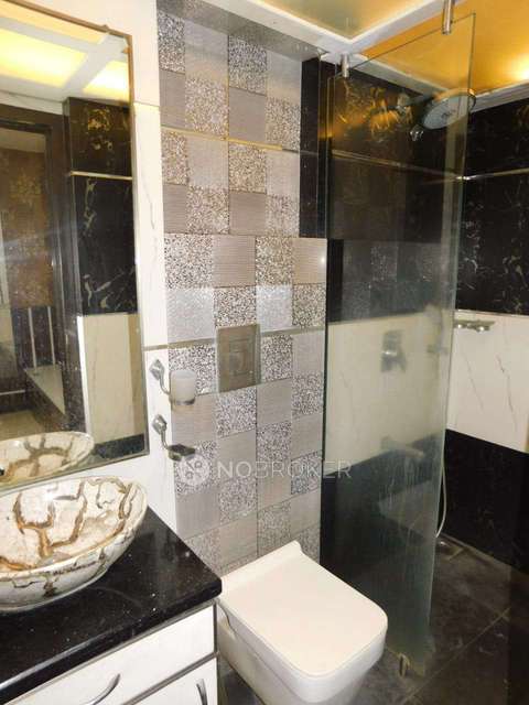 2 BHK Flat For Sale  In Vile Parle East