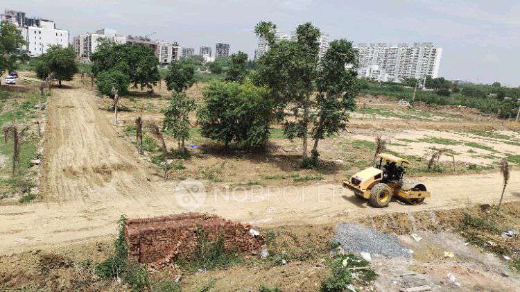 Plot For Sale  In Land Sale Gated Community In Sector 72