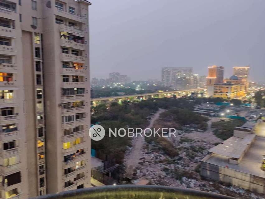 3 BHK Flat In Amrapali Silicon City For Sale  In  Sector 76, Noida