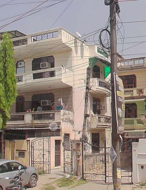 3 BHK Flat In Indraprastha Colony, Sector 32 for Rent  In Sector 32