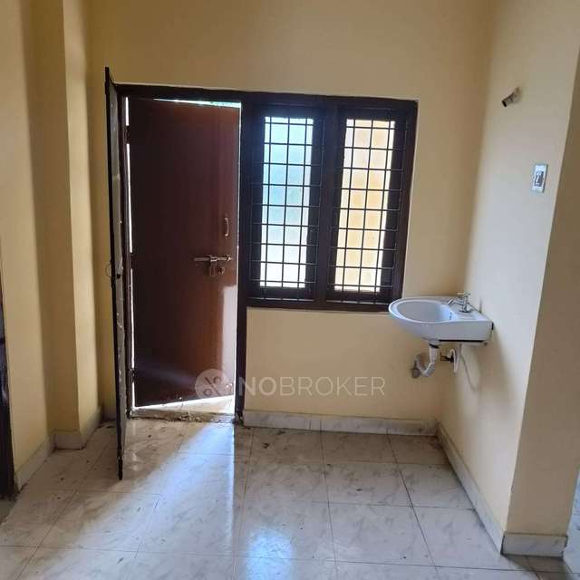 2 BHK Flat In Pragathi Appratment For Sale  In Old Alwal