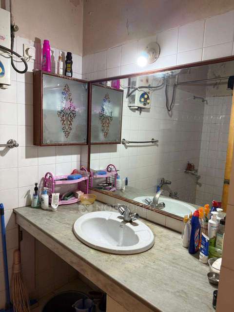 Shared Room for Female In 2 BHK In Bhatnagar Avenue In Viman Nagar