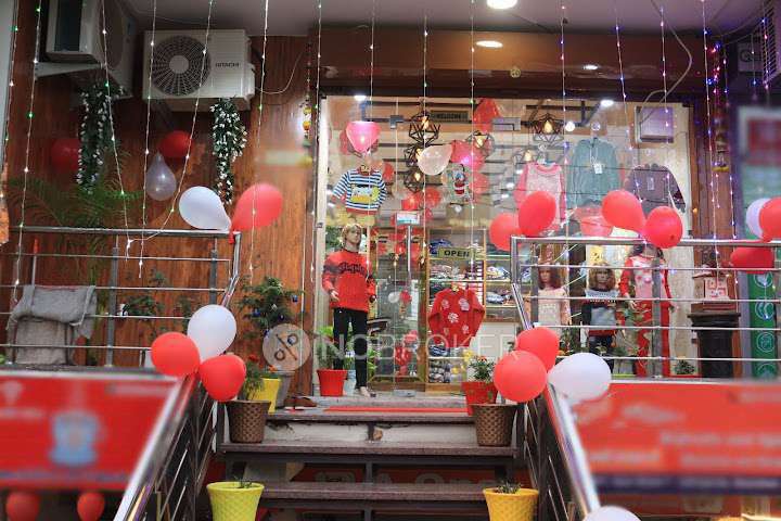 Showroom in Indirapuram, Ghaziabad for sale 