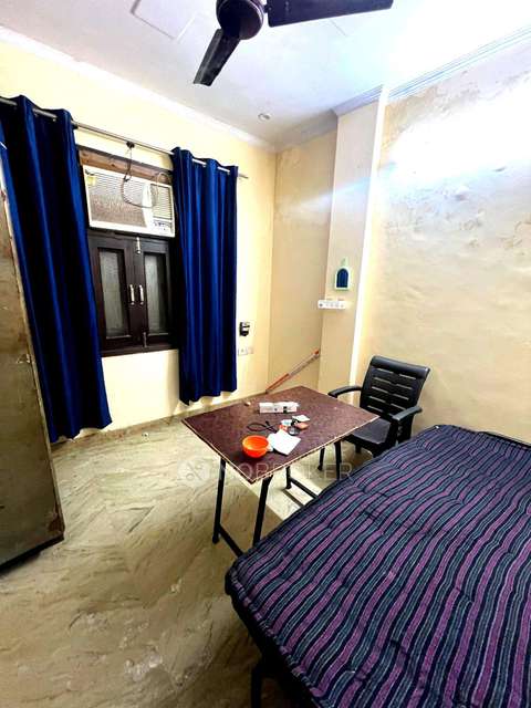 1 RK Flat In Ranjeet Nagar for Rent  In South Patel Nagar