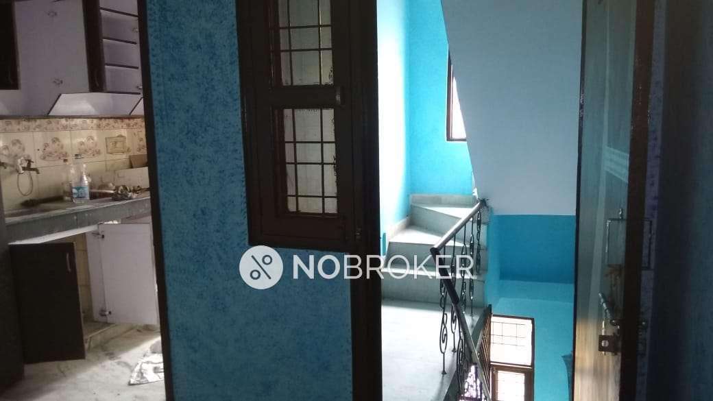 1 BHK Flat for Rent  In  Rohini 