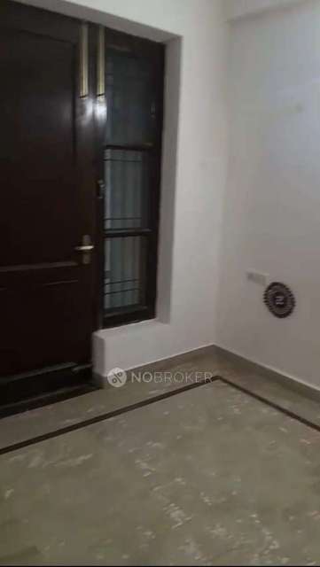 Shared Room for Male In 3 BHK  In Sector 47