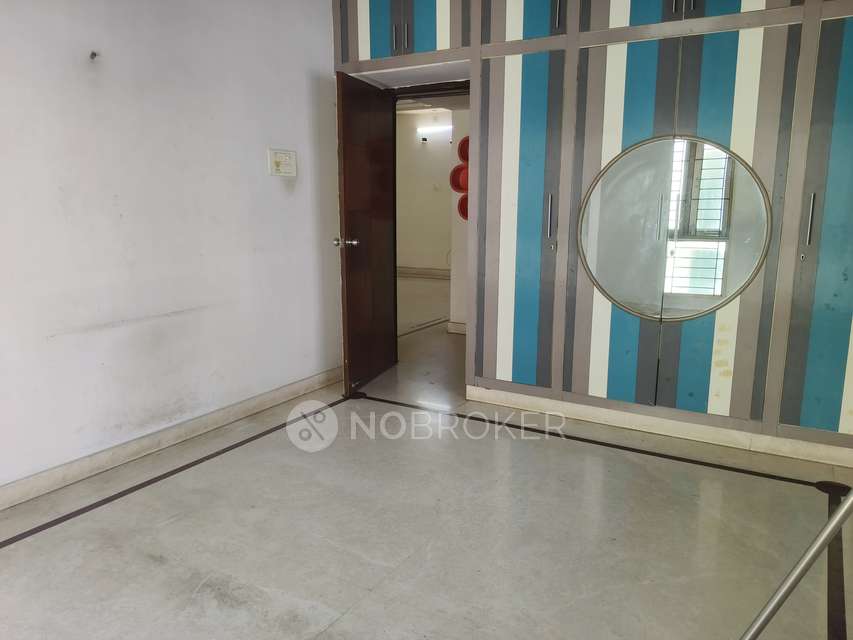 2 BHK Flat In United Belvedere For Sale  In Hafeezpet