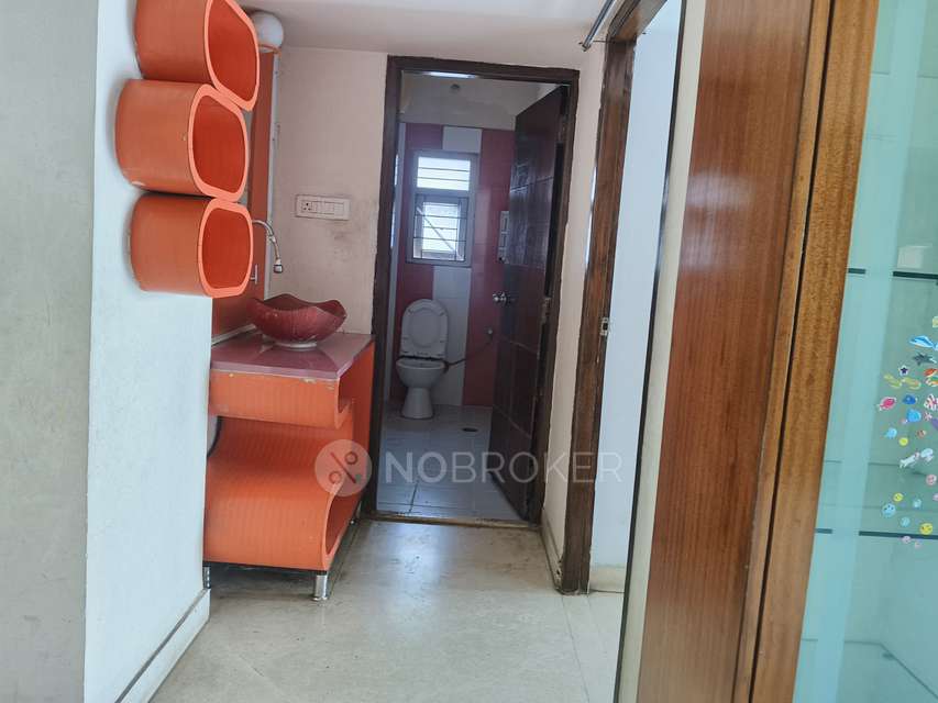 2 BHK Flat In United Belvedere For Sale  In Hafeezpet