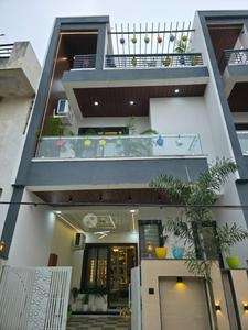 3 BHK Flat In Individual House for Rent  In  Shalimar Bagh