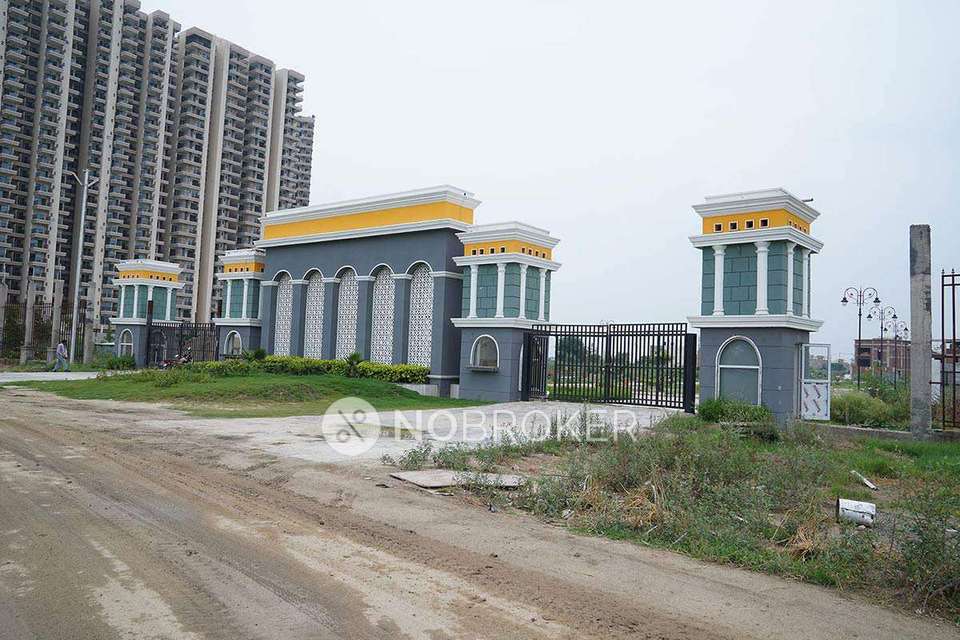3 BHK Flat In Gaur Yamuna City 16th Park View for Rent  In Sector 19