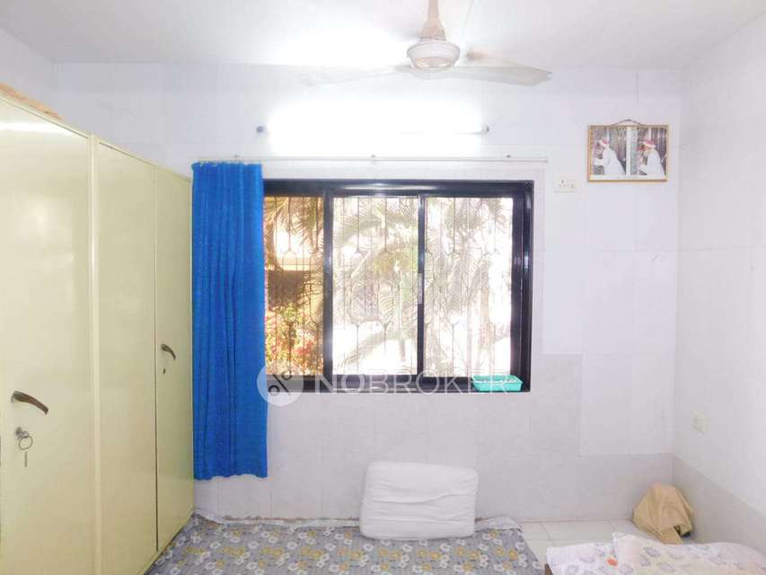 2 BHK Flat In Amusla Apartments For Sale  In Bandra West