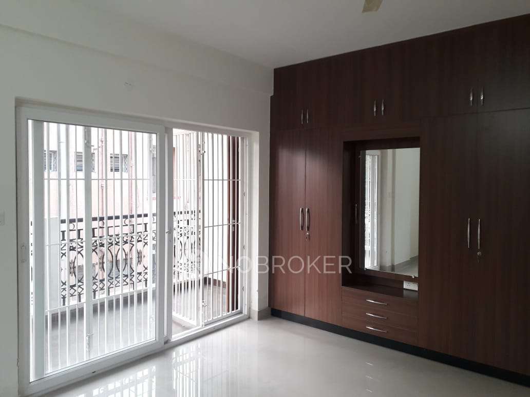 Elegant Smith Benson Town Rent WITHOUT BROKERAGE Semifurnished 3 BHK