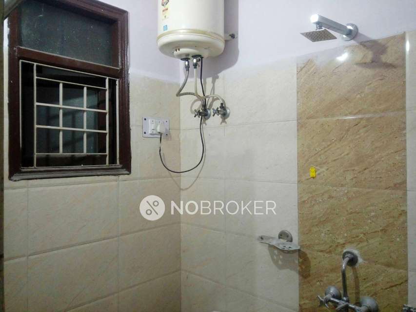 2 BHK Flat In Willaind Tower For Sale  In Mayur Vihar