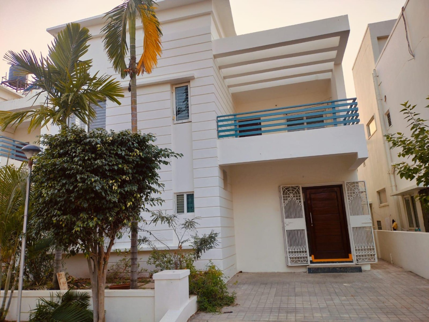 Aakriti CRR LAKESIDE