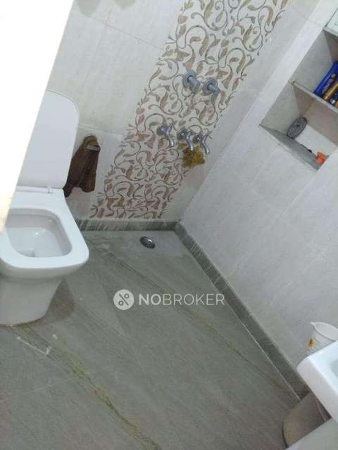 4 BHK Flat In Star Apartments For Sale  In Rohini