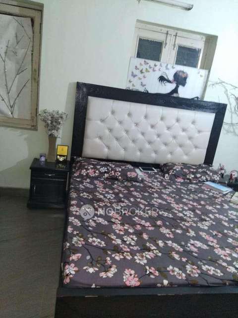 4 BHK Flat In Star Apartments For Sale  In Rohini