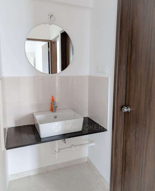 2 BHK Flat In Majestique Towers East Phase 2 for Rent  In Kharadi